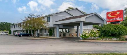 Econo Lodge Traverse City South Exterior