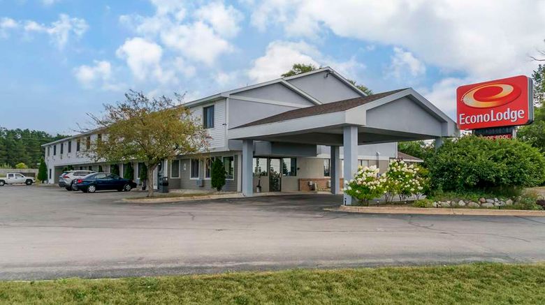 <b>Econo Lodge Traverse City South Exterior</b>. Images powered by <a href="https://iceportal.shijigroup.com/" title="IcePortal" target="_blank">IcePortal</a>.