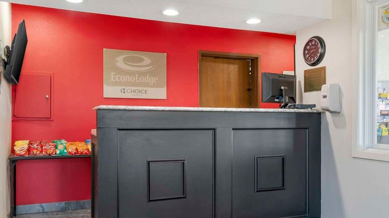 <b>Econo Lodge Traverse City South Lobby</b>. Images powered by <a href="https://iceportal.shijigroup.com/" title="IcePortal" target="_blank">IcePortal</a>.