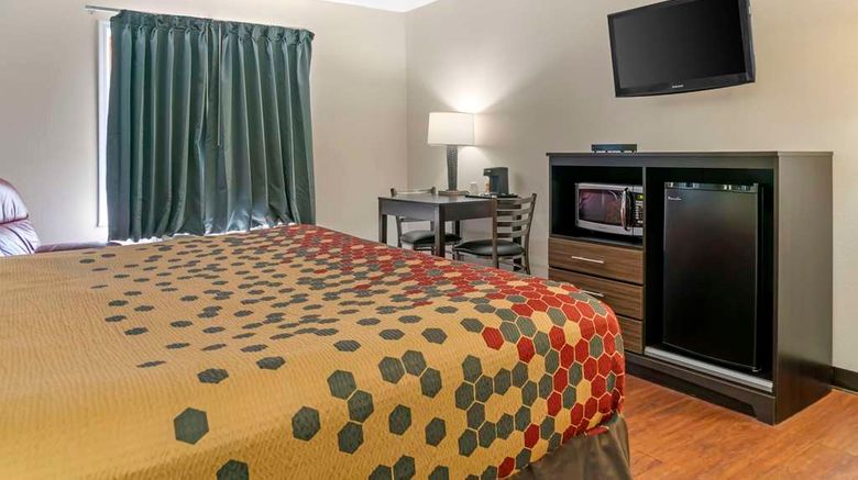 <b>Econo Lodge Traverse City South Room</b>. Images powered by <a href="https://iceportal.shijigroup.com/" title="IcePortal" target="_blank">IcePortal</a>.