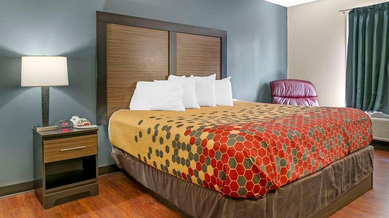 <b>Econo Lodge Traverse City South Room</b>. Images powered by <a href="https://iceportal.shijigroup.com/" title="IcePortal" target="_blank">IcePortal</a>.