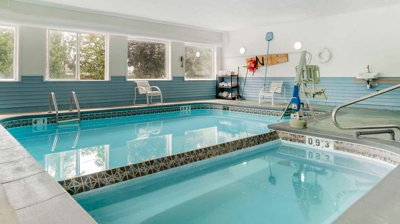 <b>Econo Lodge Traverse City South Pool</b>. Images powered by <a href="https://iceportal.shijigroup.com/" title="IcePortal" target="_blank">IcePortal</a>.
