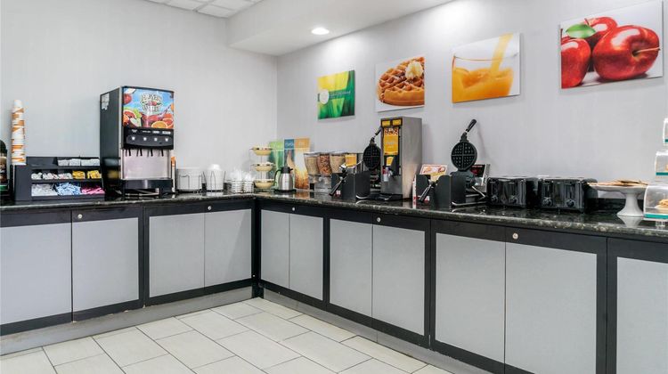 Quality Inn and Suites Livonia Detroit Restaurant