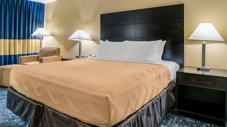 Quality Inn and Suites Livonia Detroit Suite