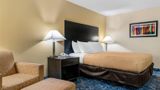 Quality Inn and Suites Livonia Detroit Suite
