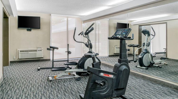 Quality Inn and Suites Livonia Detroit Health