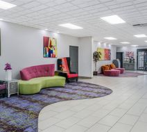 Quality Inn and Suites Livonia Detroit Lobby