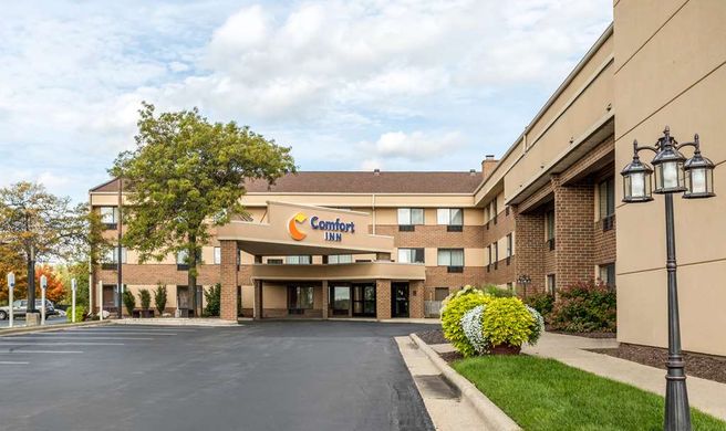 Comfort Inn Airport Exterior