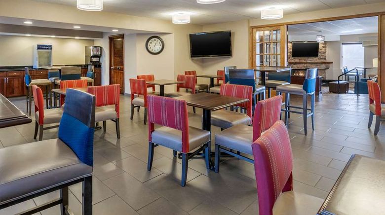 <b>Comfort Inn Airport Restaurant</b>. Images powered by <a href="https://iceportal.shijigroup.com/" title="IcePortal" target="_blank">IcePortal</a>.