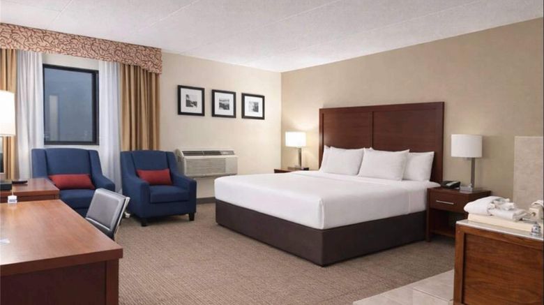 <b>Comfort Inn Suite</b>. Images powered by <a href="https://iceportal.shijigroup.com/" title="IcePortal" target="_blank">IcePortal</a>.