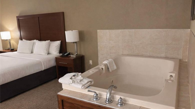 <b>Comfort Inn Suite</b>. Images powered by <a href="https://iceportal.shijigroup.com/" title="IcePortal" target="_blank">IcePortal</a>.