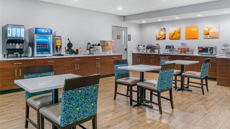 <b>Comfort Suites Restaurant</b>. Images powered by <a href="https://iceportal.shijigroup.com/" title="IcePortal" target="_blank">IcePortal</a>.