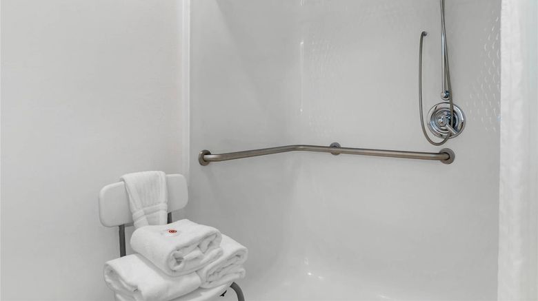 <b>Comfort Suites Room</b>. Images powered by <a href="https://iceportal.shijigroup.com/" title="IcePortal" target="_blank">IcePortal</a>.