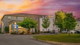 Comfort Suites Exterior