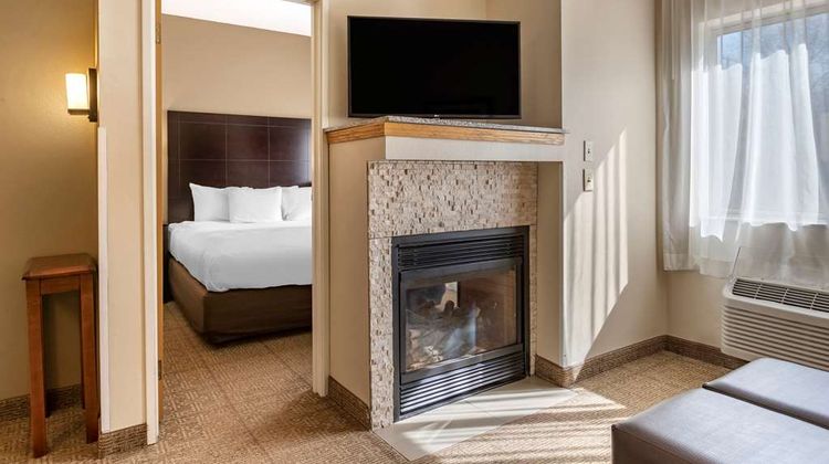 Comfort Inn & Suites Paw Paw Suite