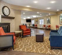 Comfort Inn & Suites Paw Paw Lobby