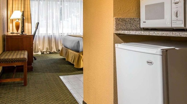 <b>Quality Inn Southfield Room</b>. Images powered by <a href="https://iceportal.shijigroup.com/" title="IcePortal" target="_blank">IcePortal</a>.
