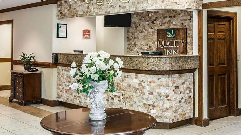 <b>Quality Inn Southfield Lobby</b>. Images powered by <a href="https://iceportal.shijigroup.com/" title="IcePortal" target="_blank">IcePortal</a>.