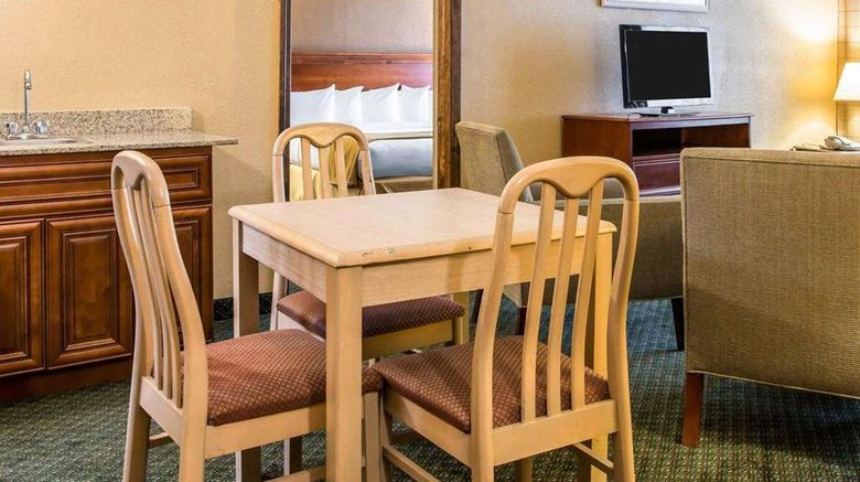 <b>Quality Inn Southfield Suite</b>. Images powered by <a href="https://iceportal.shijigroup.com/" title="IcePortal" target="_blank">IcePortal</a>.