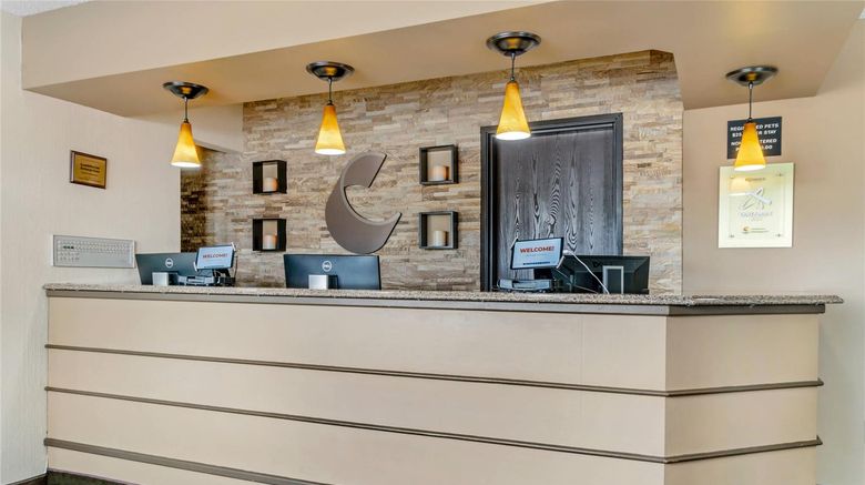 <b>Comfort Inn Manistique Lobby</b>. Images powered by <a href="https://iceportal.shijigroup.com/" title="IcePortal" target="_blank">IcePortal</a>.