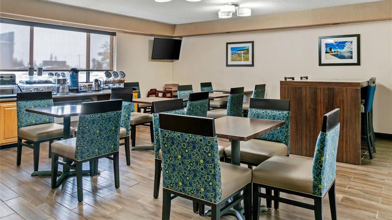 <b>Comfort Inn Manistique Restaurant</b>. Images powered by <a href="https://iceportal.shijigroup.com/" title="IcePortal" target="_blank">IcePortal</a>.