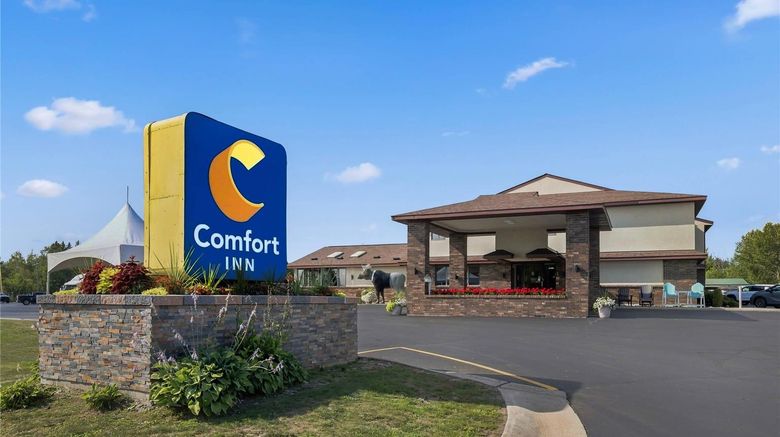 Comfort Inn Manistique Exterior. Images powered by <a href="https://iceportal.shijigroup.com" target="_blank" rel="noopener">Ice Portal</a>.