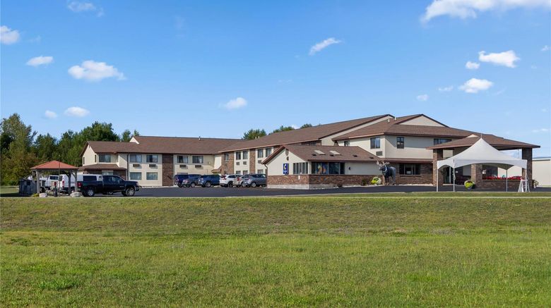 <b>Comfort Inn Manistique Exterior</b>. Images powered by <a href="https://iceportal.shijigroup.com/" title="IcePortal" target="_blank">IcePortal</a>.