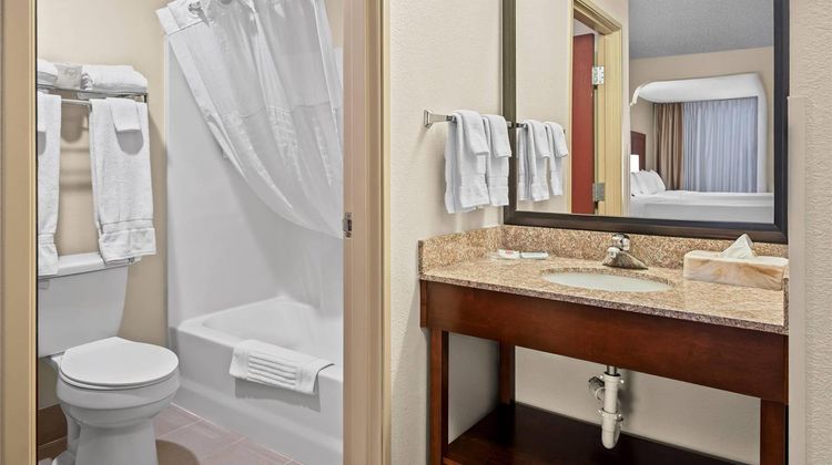 Comfort Suites Room