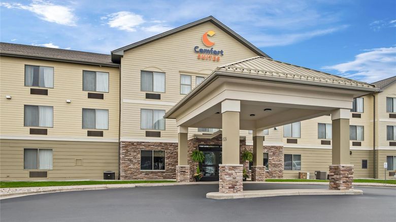 Comfort Suites Exterior. Images powered by <a href="https://iceportal.shijigroup.com" target="_blank" rel="noopener">Ice Portal</a>.