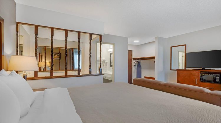 Quality Inn St Ignace Suite