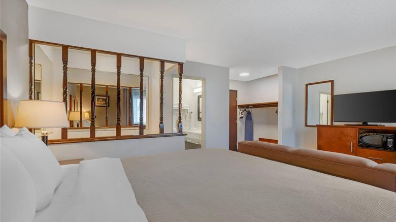 <b>Quality Inn St Ignace Suite</b>. Images powered by <a href="https://iceportal.shijigroup.com/" title="IcePortal" target="_blank">IcePortal</a>.
