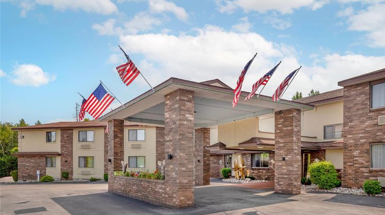 Quality Inn St Ignace Exterior