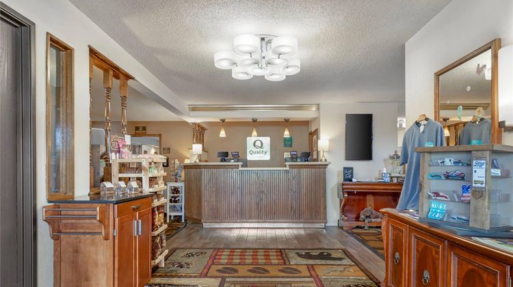 Quality Inn St Ignace Lobby