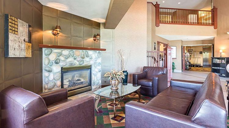 Sleep Inn & Suites Acme Lobby
