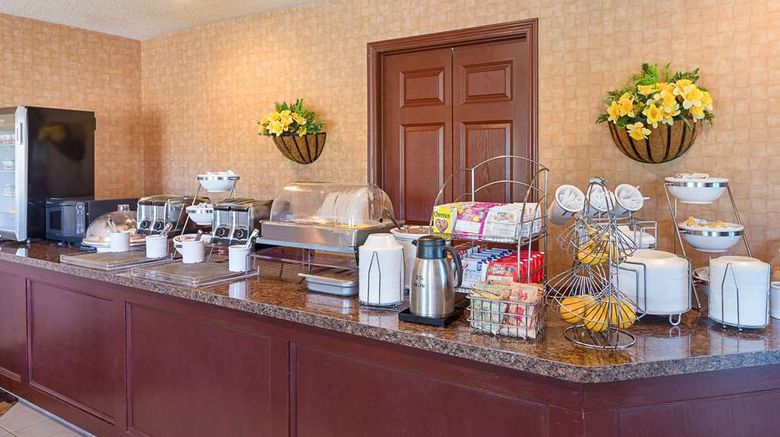 <b>Sleep Inn & Suites Acme Restaurant</b>. Images powered by <a href="https://iceportal.shijigroup.com/" title="IcePortal" target="_blank">IcePortal</a>.
