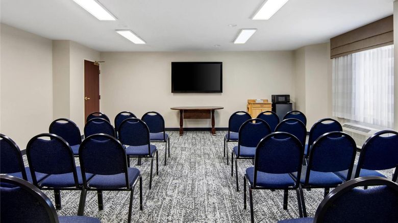 <b>Sleep Inn & Suites Acme Meeting</b>. Images powered by <a href="https://iceportal.shijigroup.com/" title="IcePortal" target="_blank">IcePortal</a>.