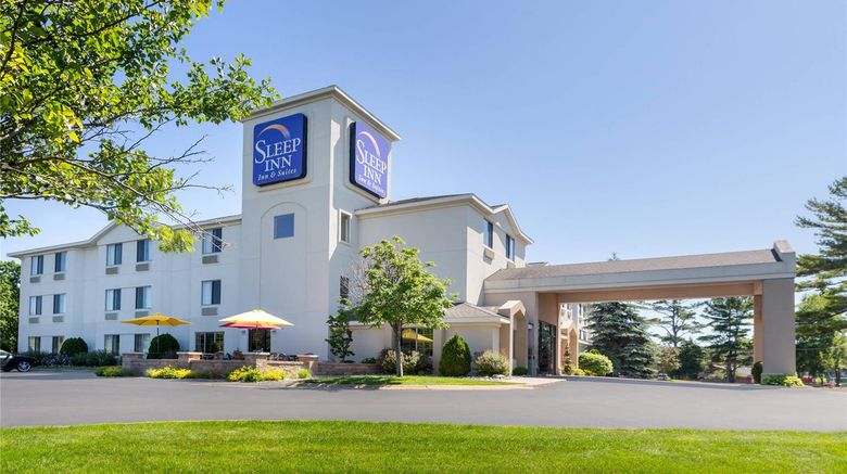 <b>Sleep Inn & Suites Acme Exterior</b>. Images powered by <a href="https://iceportal.shijigroup.com/" title="IcePortal" target="_blank">IcePortal</a>.