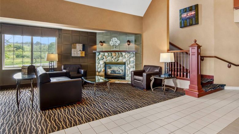 <b>Sleep Inn & Suites Acme Lobby</b>. Images powered by <a href="https://iceportal.shijigroup.com/" title="IcePortal" target="_blank">IcePortal</a>.