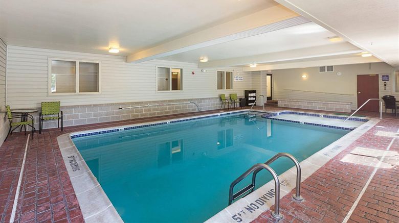 <b>Sleep Inn & Suites Acme Pool</b>. Images powered by <a href="https://iceportal.shijigroup.com/" title="IcePortal" target="_blank">IcePortal</a>.