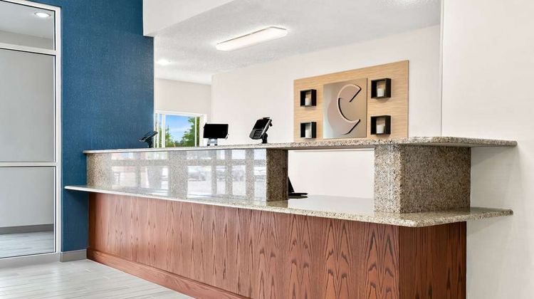 Comfort Suites Lobby