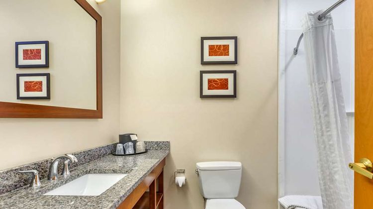 Comfort Suites Room