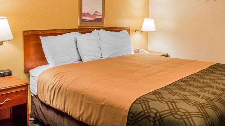 Rodeway Inn Room