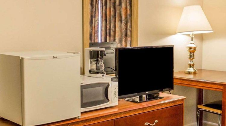 Rodeway Inn Room