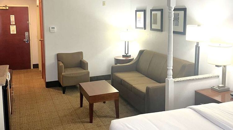 Comfort Inn and Suites Jackson North Suite