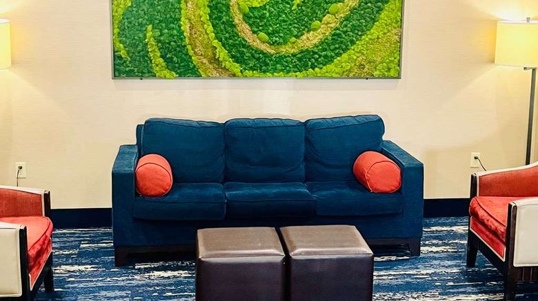 <b>Comfort Inn and Suites Jackson North Lobby</b>. Images powered by <a href="https://iceportal.shijigroup.com/" title="IcePortal" target="_blank">IcePortal</a>.