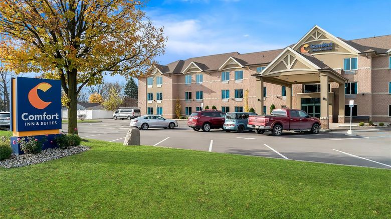 <b>Comfort Inn and Suites Taylor Exterior</b>. Images powered by <a href="https://iceportal.shijigroup.com/" title="IcePortal" target="_blank">IcePortal</a>.