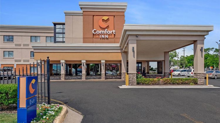 Comfort Inn Detroit Exterior