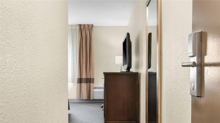 Comfort Inn Detroit Room