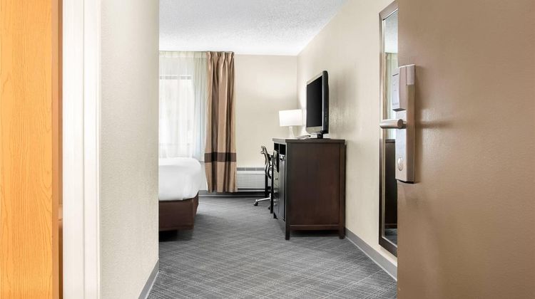 Comfort Inn Detroit Room