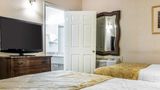 Clarion Hotel Mackinaw City Beachfront Suite